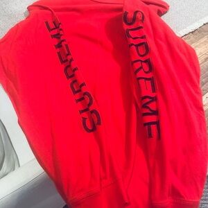 Supreme Men’s long sleeve t-shirt. Size M.